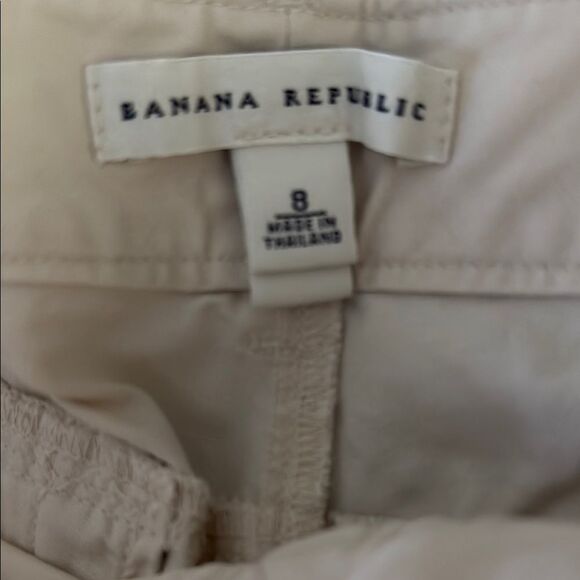 Banana Republic Cream Shorts size 8 - Picture 2 of 10